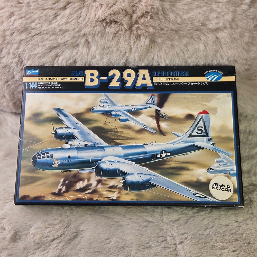 Crown 1/144 B-29A Superfortress US Army Heavy Bomber Model Kit